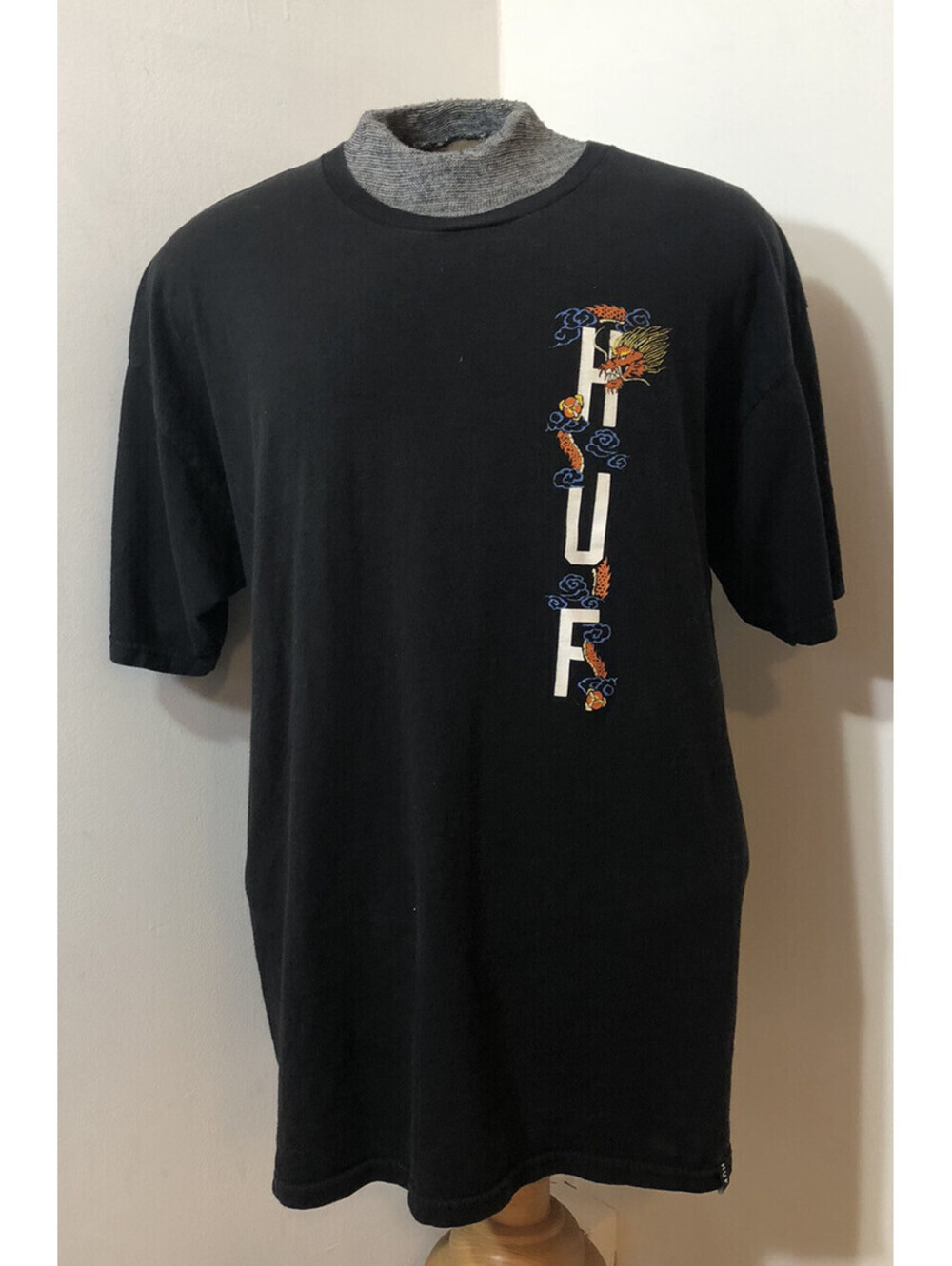 HUF Mens Tee Shirt XL Black Full Back Dragon Graphic Left Front Print